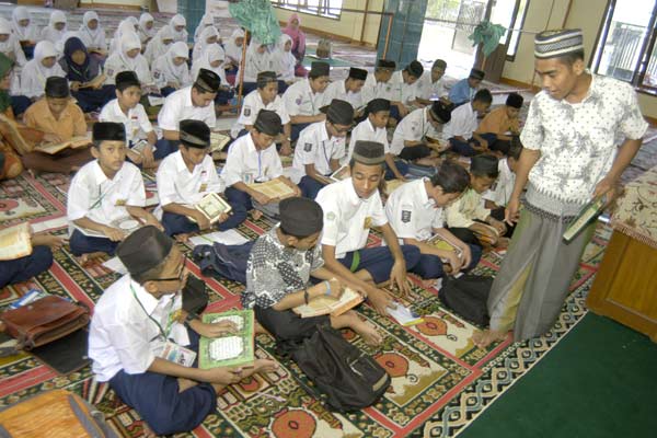 Ketimpangan Pendidikan di Pondok Pesantren